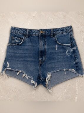 ✨ Zara ZW The Cut Off Shorts | High Rise Distressed Denim Shorts | Size US 8